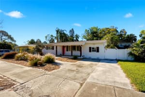 220 45th Ave S, ST PETERSBURG