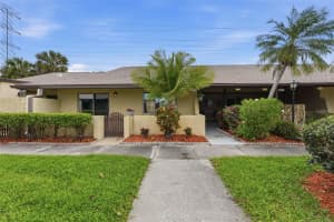 1304 13th Cir Se #110, LARGO