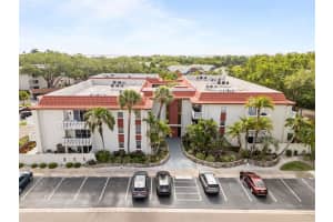 1009 Pearce Dr #206, CLEARWATER