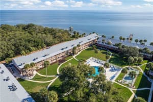 650 Pinellas Point Dr S #122, ST PETERSBURG