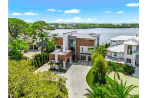 402 Hillsborough St, PALM HARBOR