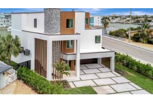 7176 S Shore Dr S, ST PETERSBURG