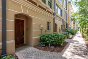 2221 Soho Bay Ct, TAMPA