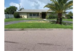 1910 Bayshore Dr, BELLEAIR BEACH