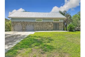 2445 Glenview Dr, LAND O LAKES