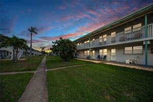 5227 81st Ln N #22, ST PETERSBURG