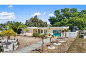 6447 17th Pl N, ST PETERSBURG