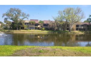 875 S Village Dr N #102, ST PETERSBURG