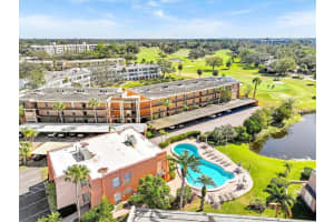 225 Country Club Dr #d238, LARGO