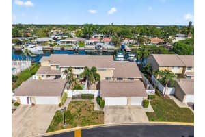 6747 Cape Hatteras Way Ne #3, ST PETERSBURG