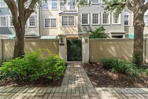 1437 Harbour Walk Rd, TAMPA