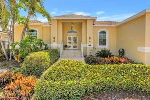 343 8th Ave N, TIERRA VERDE