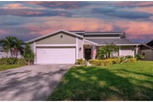1326 Corner Oaks Dr, BRANDON