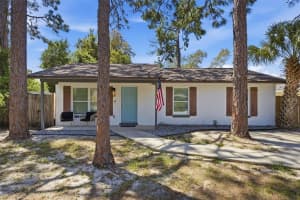 720 Locust St, TARPON SPRINGS