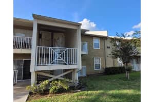 302 Lake Parsons Grn #102, BRANDON