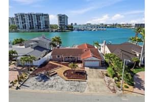4 Bellevue Dr, TREASURE ISLAND