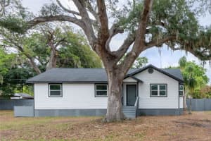 8812 Dyer Rd, RIVERVIEW