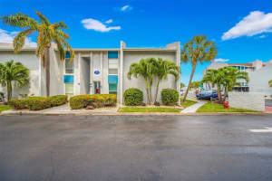 260 Medallion Blvd #f, MADEIRA BEACH