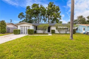 1820 Patlin Cir N, LARGO