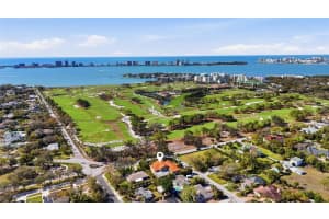 303 Sunny Ln, BELLEAIR