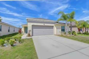 6823 Hazelnut Spice Dr, SUN CITY CENTER