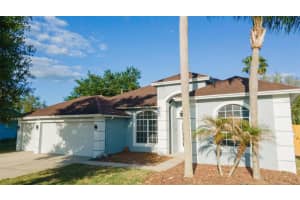 1637 Ledgestone Dr, BRANDON