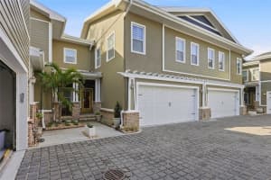 430 11th Ave Ne, ST PETERSBURG