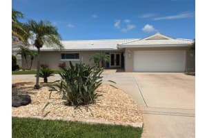 212 Poinciana Ln, LARGO