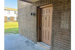 9013 Westchester Cir #32, TAMPA