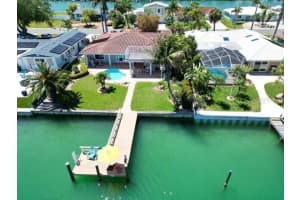 11855 4th St E, TREASURE ISLAND