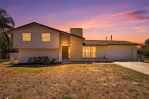 721 Village Pl, BRANDON