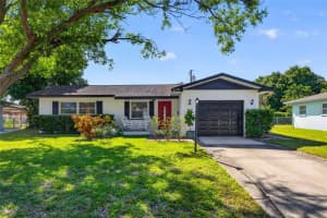 233 Nw Madison Cir N, ST PETERSBURG