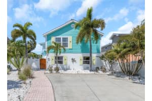 2921 Dupont St S, GULFPORT