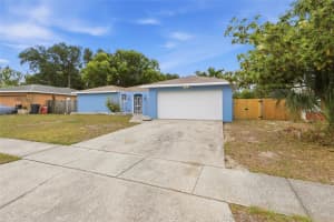1114 Estatewood Dr, BRANDON