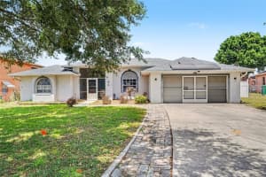 1464 Bluff Loop, DUNDEE