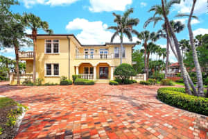 115 18th St, BELLEAIR BEACH