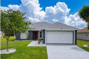 419 Wellesly Dr, DAVENPORT