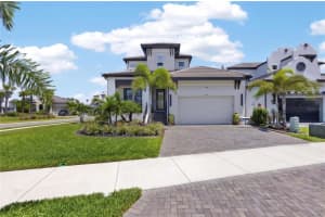 1075 Seagrape Dr, RUSKIN