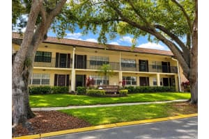 1320 Moreland Dr #27, CLEARWATER