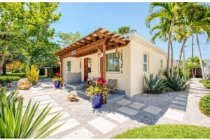 425 46th Ave S, ST PETERSBURG 425 46th Ave S, ST PETERSBURG