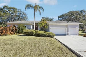 918 Academy Dr, BRANDON