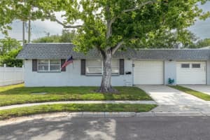 1401 Cara Dr #1401, LARGO