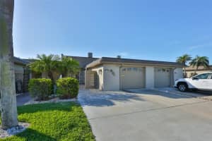 574 Boca Ciega Point Blvd N #2205, ST PETERSBURG