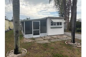 2051 Orange Dr, HOLIDAY