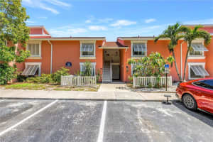 4160 35th Ter S #i, ST PETERSBURG 4160 35th Ter S #i, ST PETERSBURG
