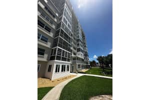 2131 Lakeview Dr #410, SEBRING