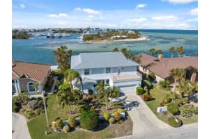 727 Key Royale Dr, HOLMES BEACH 727 Key Royale Dr, HOLMES BEACH