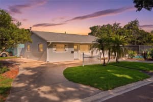 695 41st St N, ST PETERSBURG