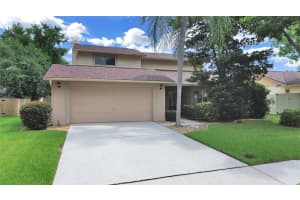 1367 Corner Oaks Dr, BRANDON