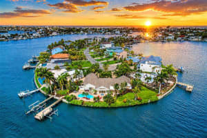 495 Harbor Dr S, INDIAN ROCKS BEACH